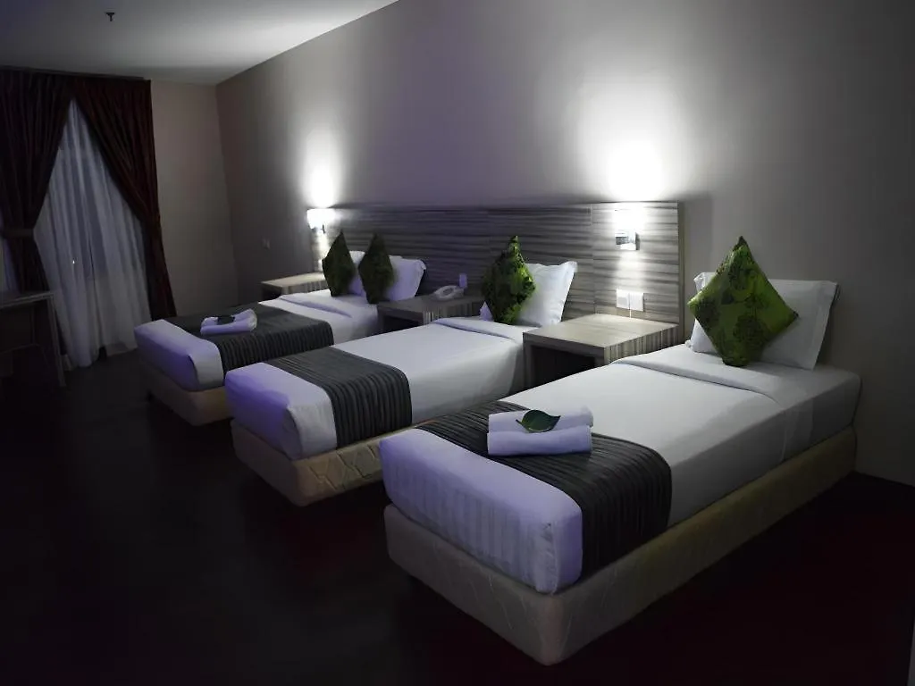 Goldsands Hotel Langkawi Pantai Cenang  4*, Pantai Cenang (Langkawi)